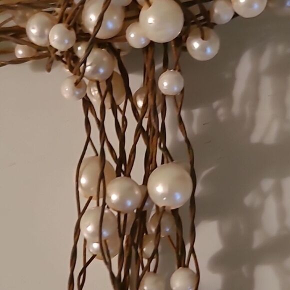 Elegant Pearl-Embellished Wire Cross Ornament - Picture 11 of 12